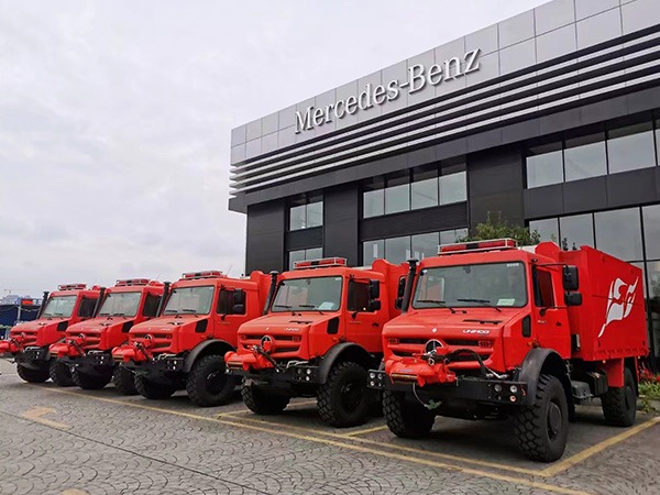 越野之王—多輛烏尼莫克地震救援車交付四川消防