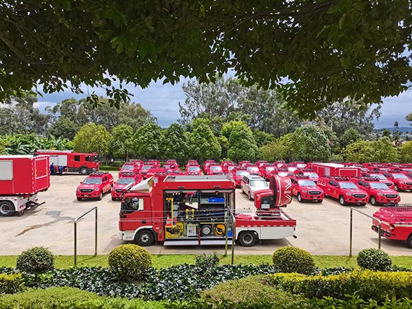 彩云之南—排煙照明消防車交付